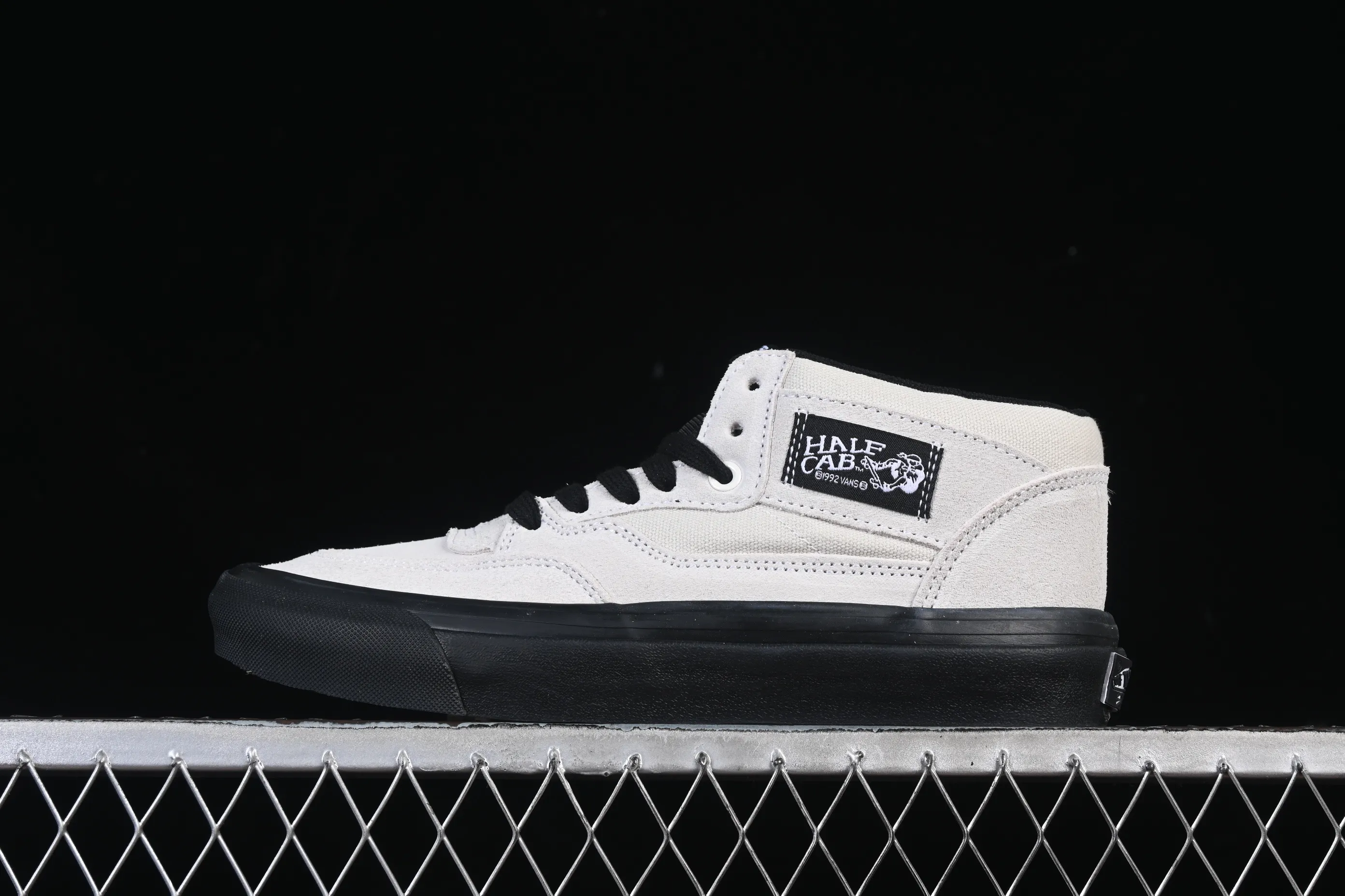All categories Vans Vans series Vans Mid Vans China Vans Half Cab 33 Vans official retro casual simple versatile skateboard shoes VN000CXJYB2